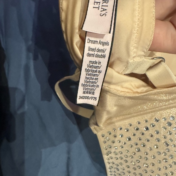Victoria Secret dream angels demi bra - Picture 6 of 7
